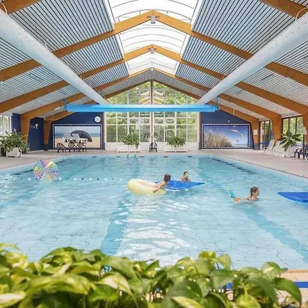 Zeegeluk Vlakbij De Kust Chalet