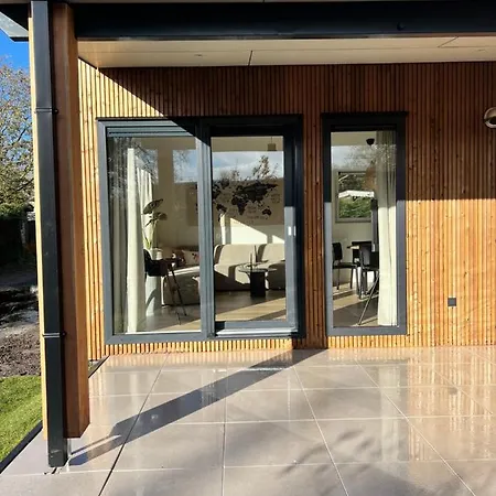 Zeegeluk Vlakbij De Kust Chalet