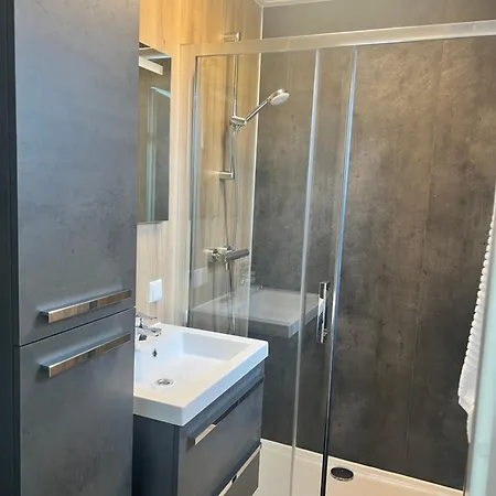 Zeegeluk Vlakbij De Kust Sint Maartensvlotbrug