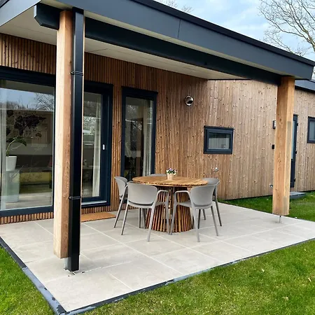 Zeegeluk Vlakbij De Kust Chalet