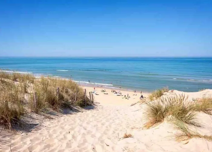 Zeegeluk Vlakbij De Kust Alpesi faház