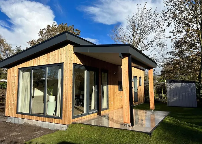 Zeegeluk Vlakbij De Kust Alpesi faház