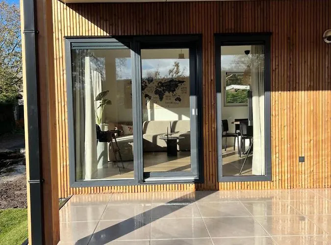 Zeegeluk Vlakbij De Kust Alpesi faház