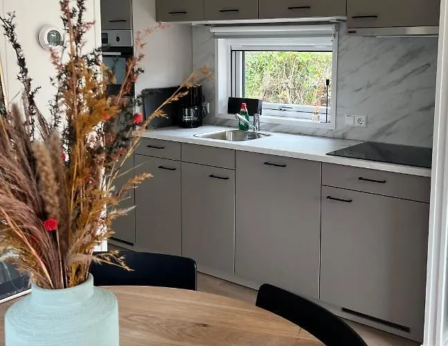 Zeegeluk Vlakbij De Kust Alpesi faház *