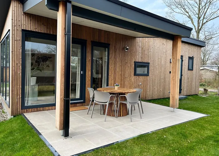 Zeegeluk Vlakbij De Kust Alpesi faház